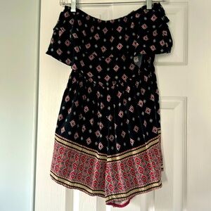 Hollister strapless ruffle top printed romper